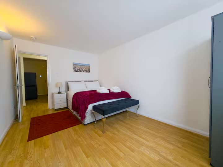 Room Johnson Street in Greater London