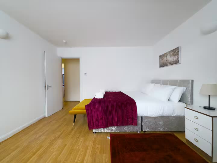 Room Johnson Street in Greater London
