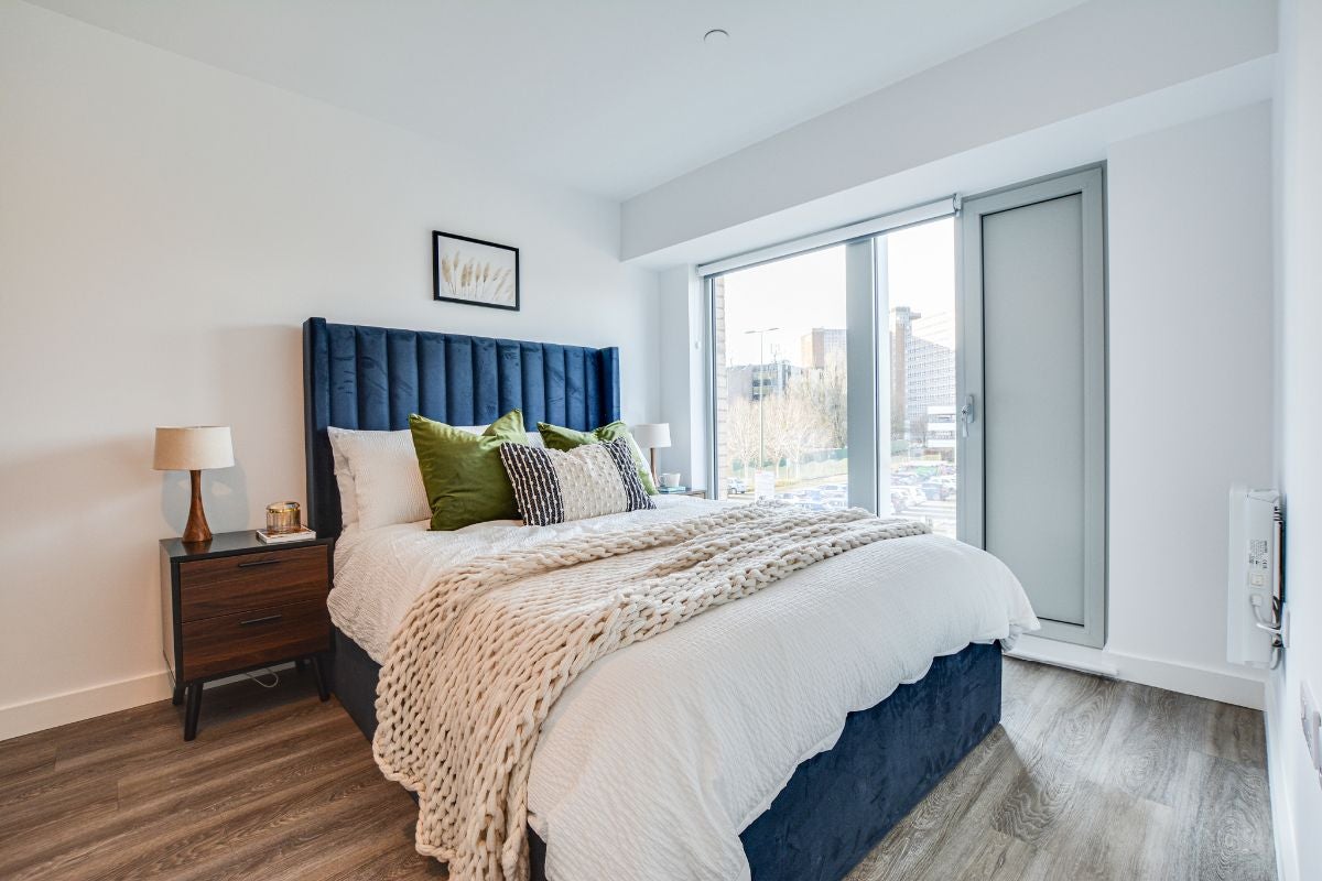 Flat Vicarage Grove in Salford