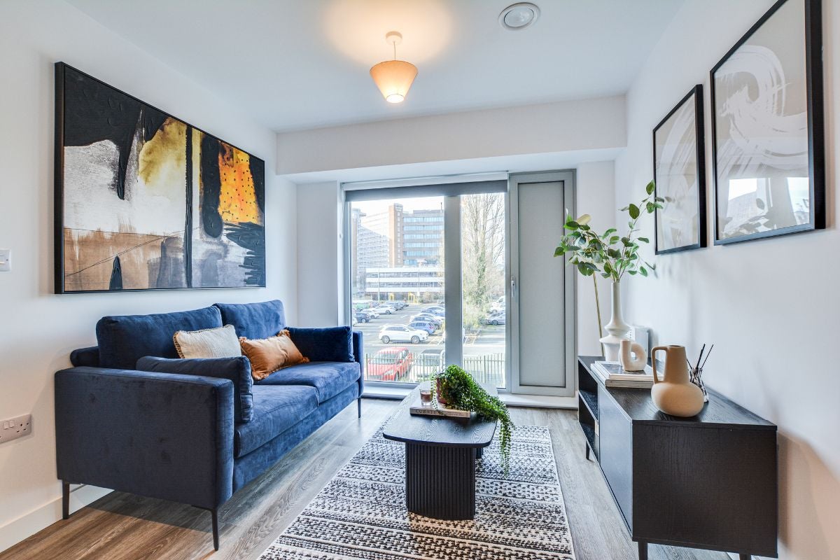 Flat Vicarage Grove in Salford