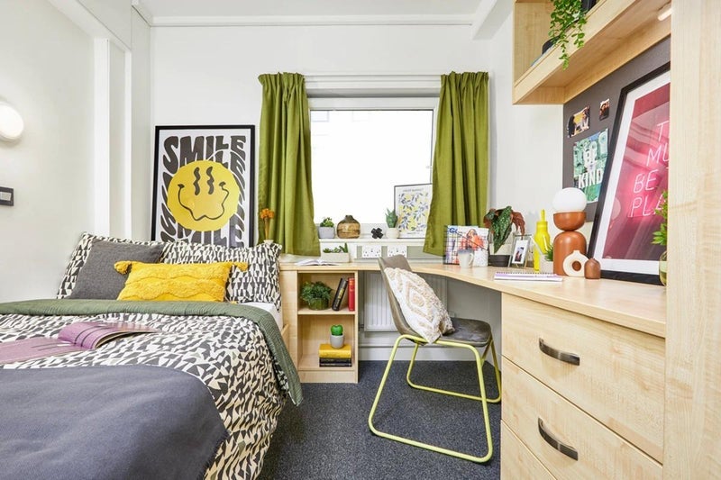 Room Heneage Street West in Birmingham