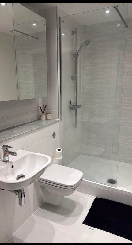 Room Dearmans Place in Salford