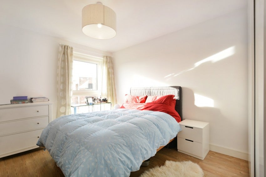 Flat Carteret Way in Greater London