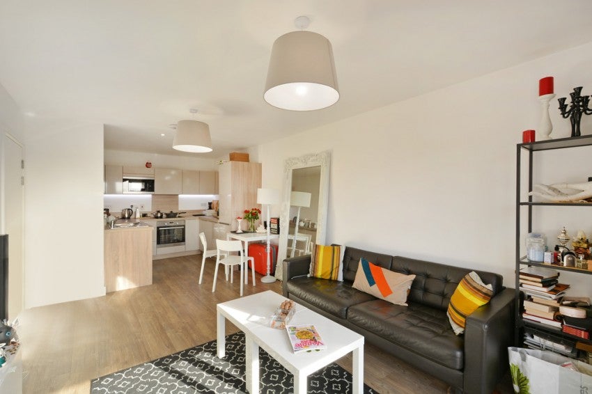 Flat Carteret Way in Greater London