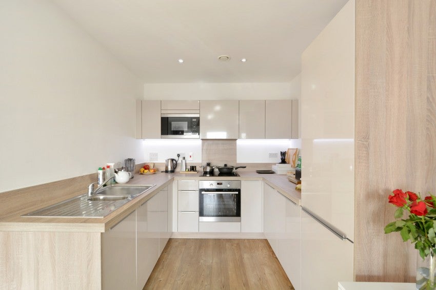 Flat Carteret Way in Greater London