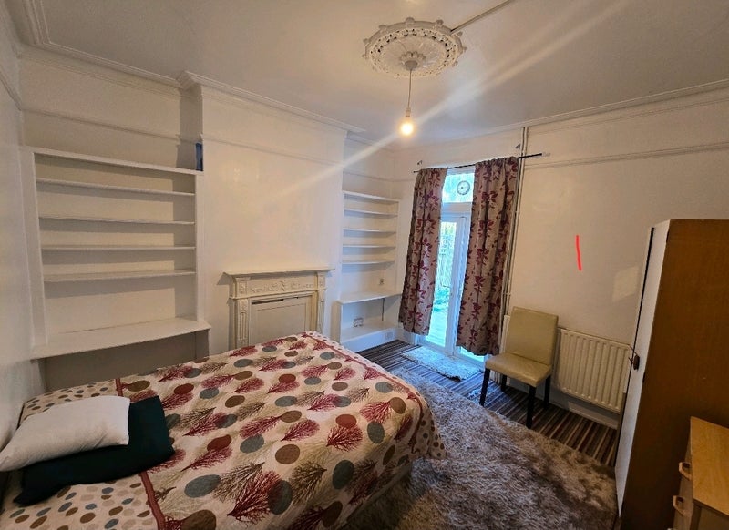 Room Grenaby Avenue in Greater London
