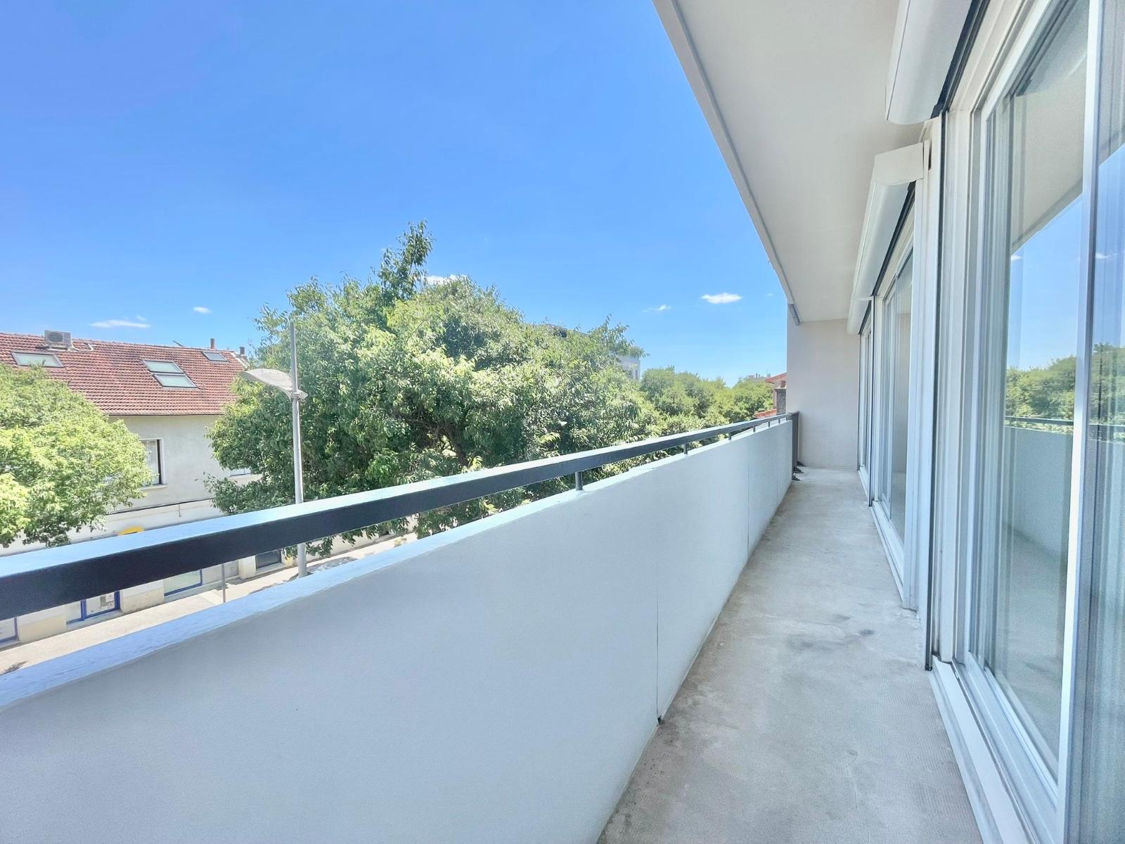 Flat Place Danton in Valence