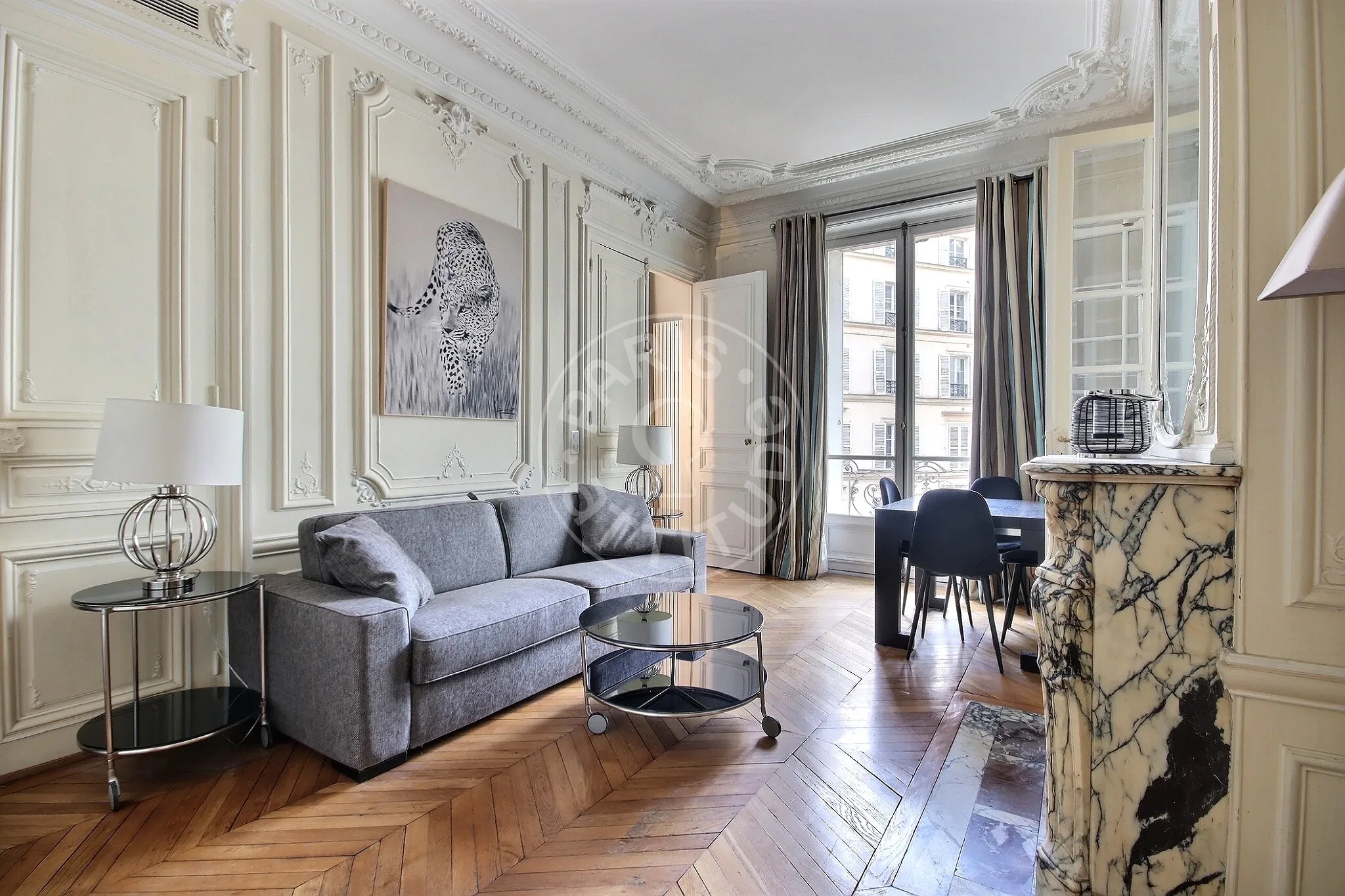 Appartement Rue de Ponthieu à Paris