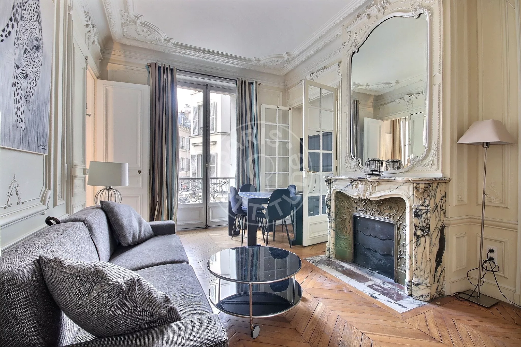 Appartement Rue de Ponthieu à Paris