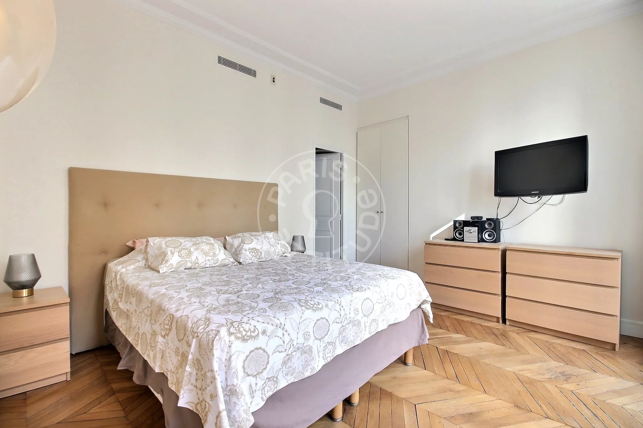 Appartement Rue de Ponthieu à Paris