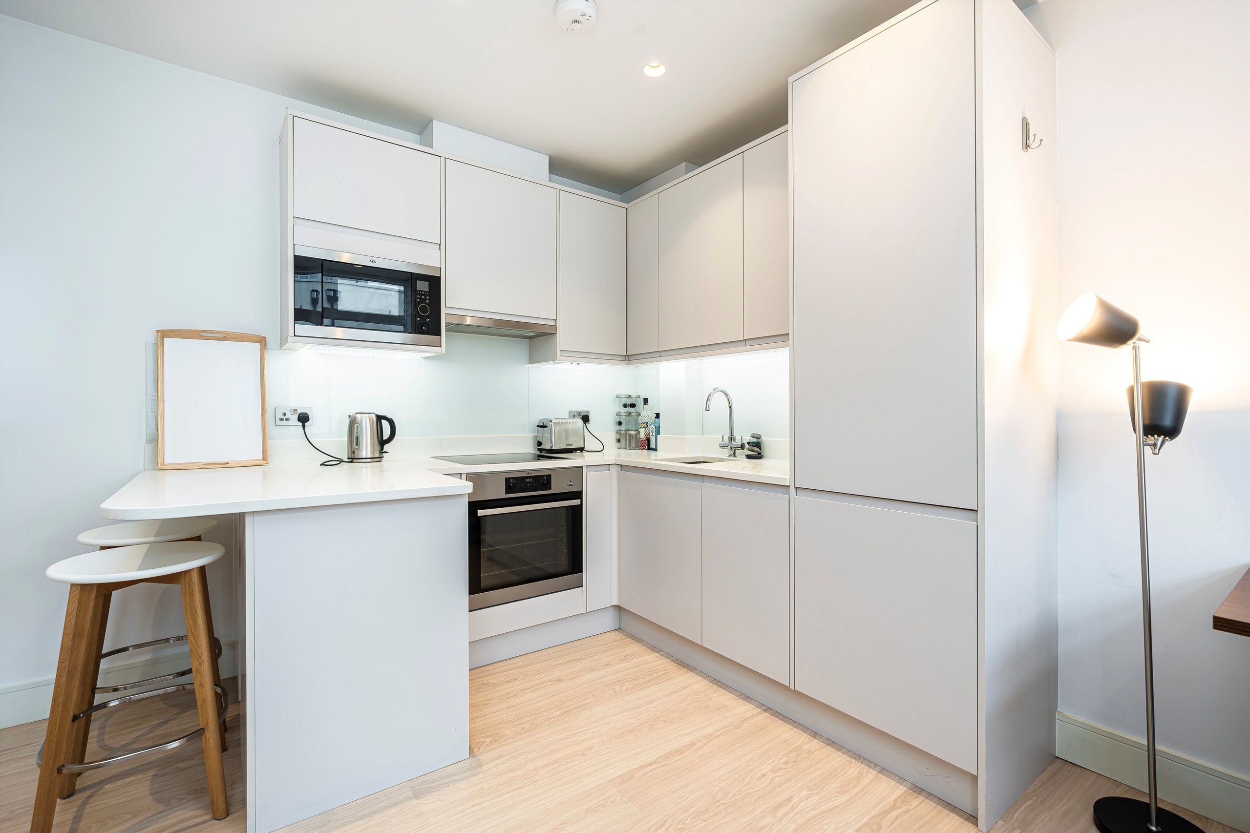 Flat Dryden Court in Greater London