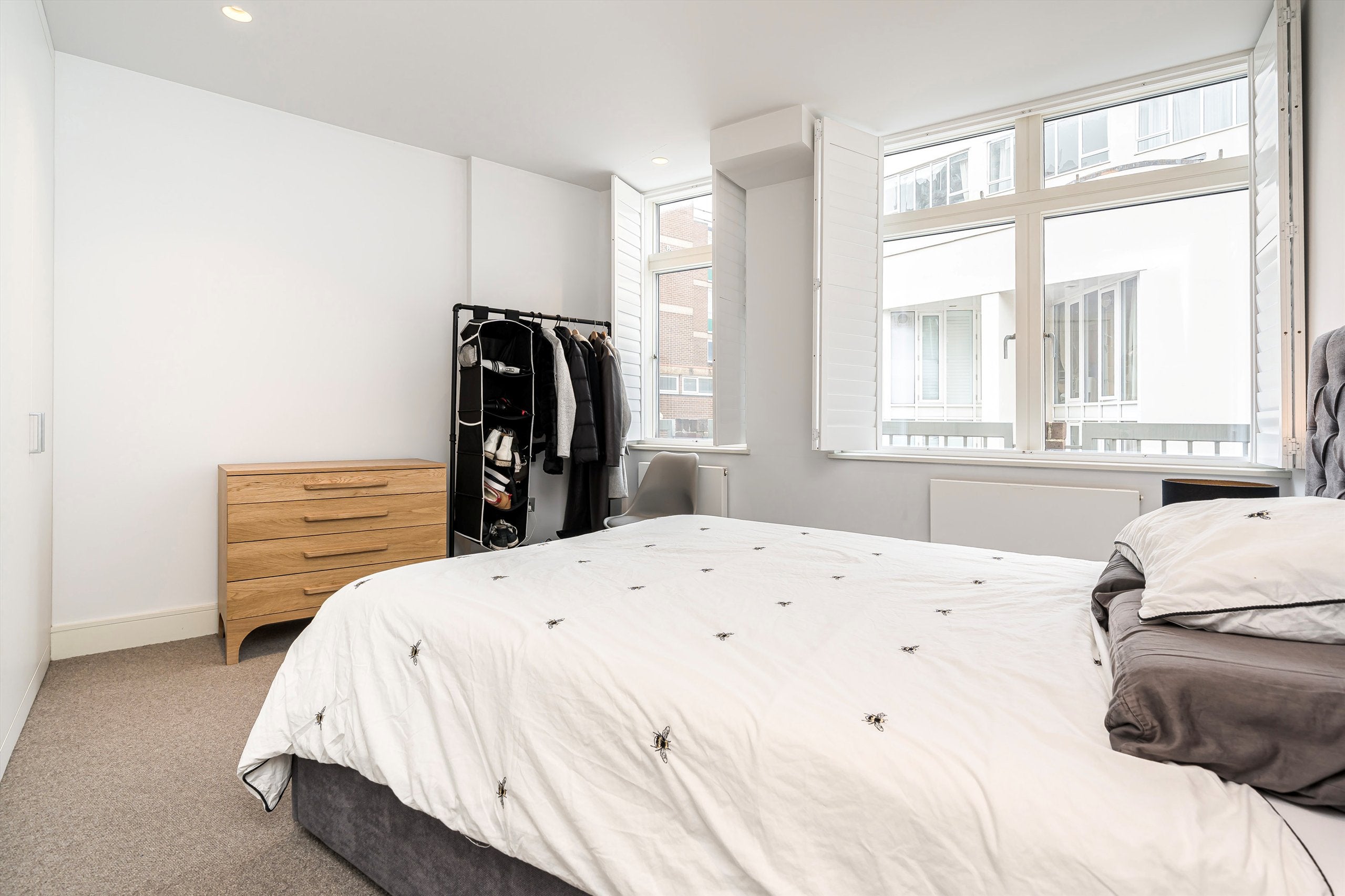 Flat Dryden Court in Greater London