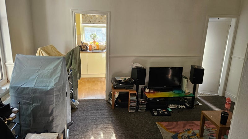 Room Clare Road in Manchester