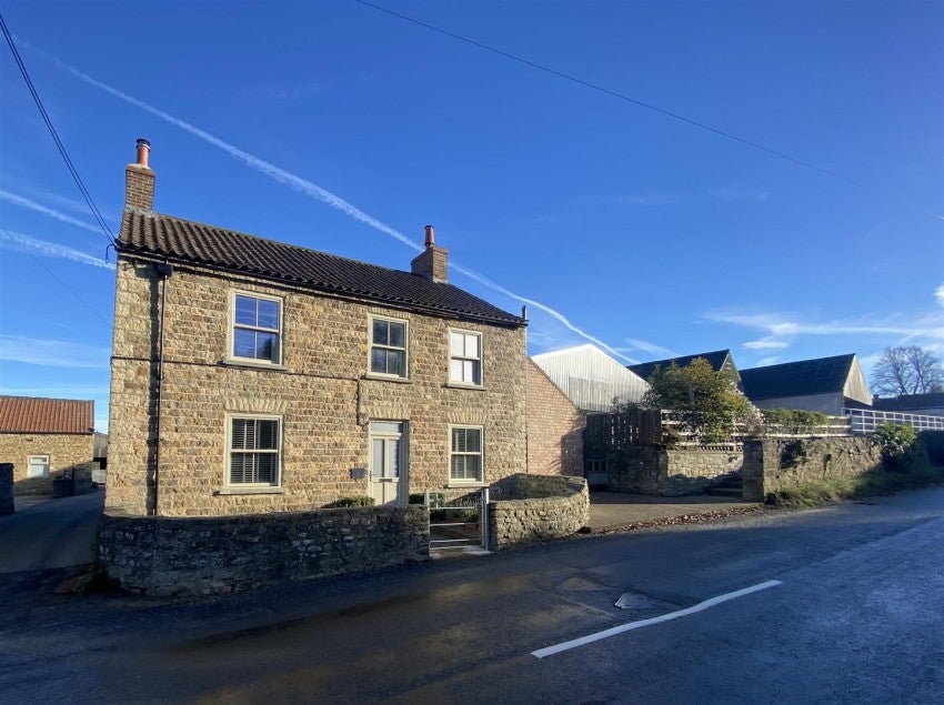 House Well Bank in Well