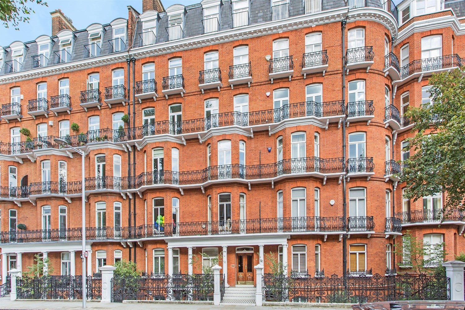 Flat Drayton Gardens in Greater London