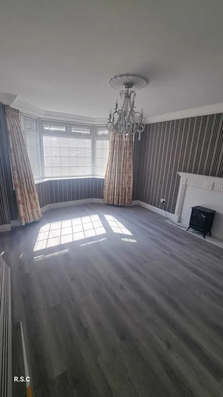 Flat Tangmere Gardens in Greater London