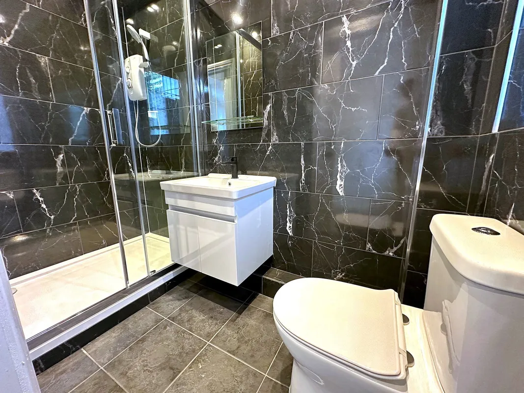 Flat Tangmere Gardens in Greater London