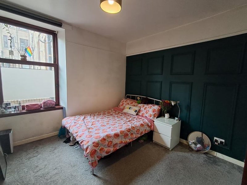 Room Kildonan Drive in Glasgow