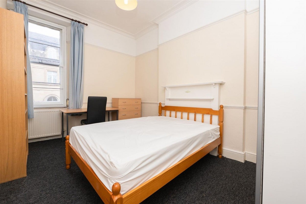 Room Queens Road in Bristol