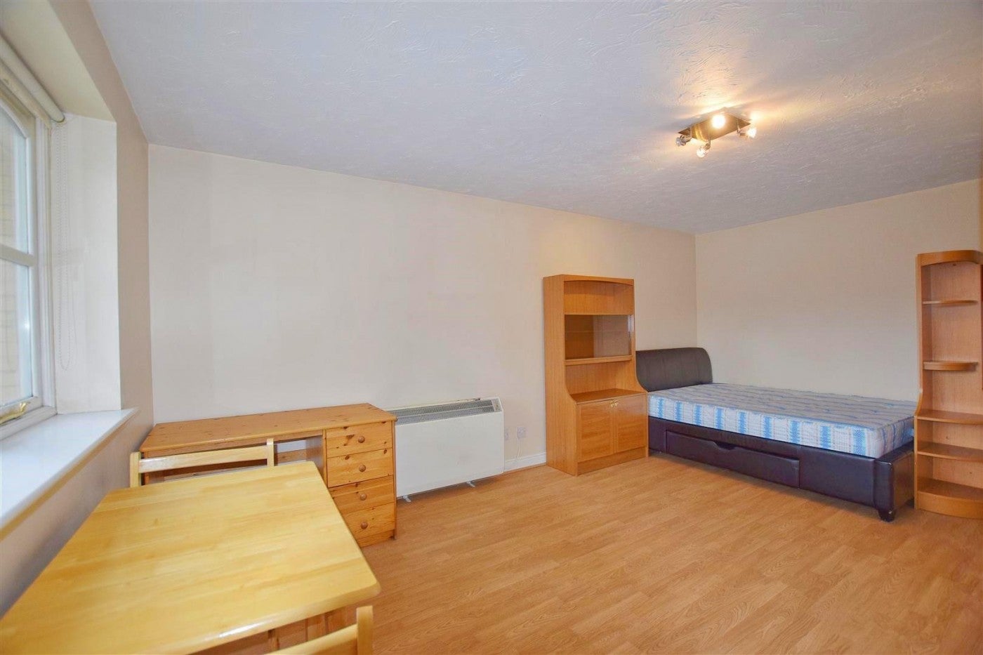 Flat Upton Close in Greater London