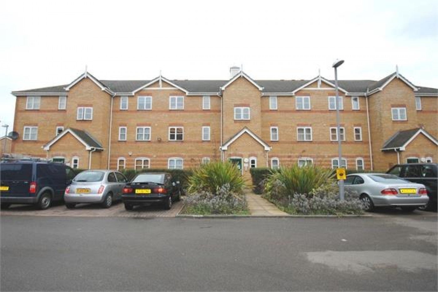 Flat Upton Close in Greater London
