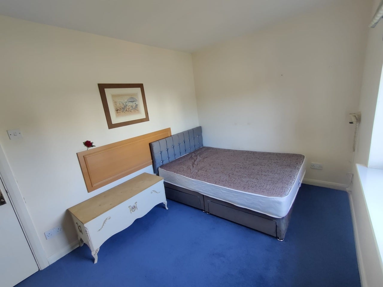 Room Staines Road in Borough of Spelthorne