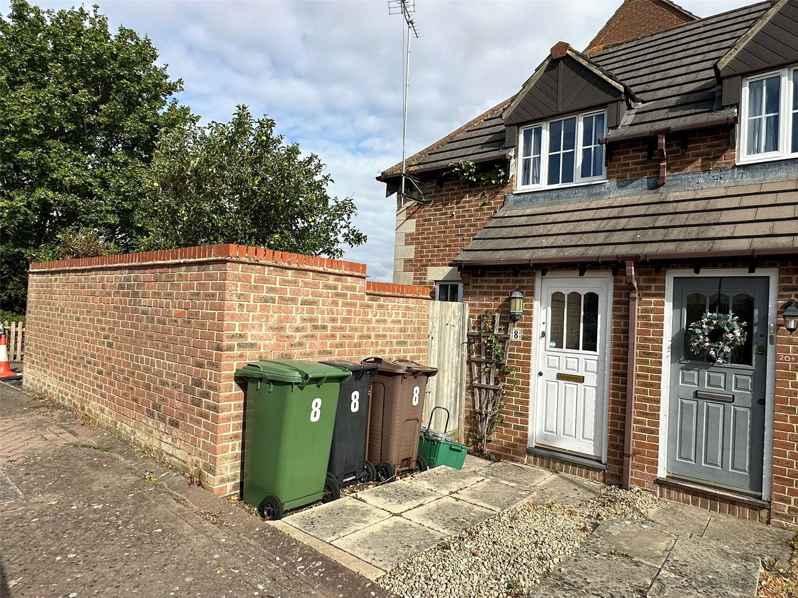 House Dovedale Close in Stroud