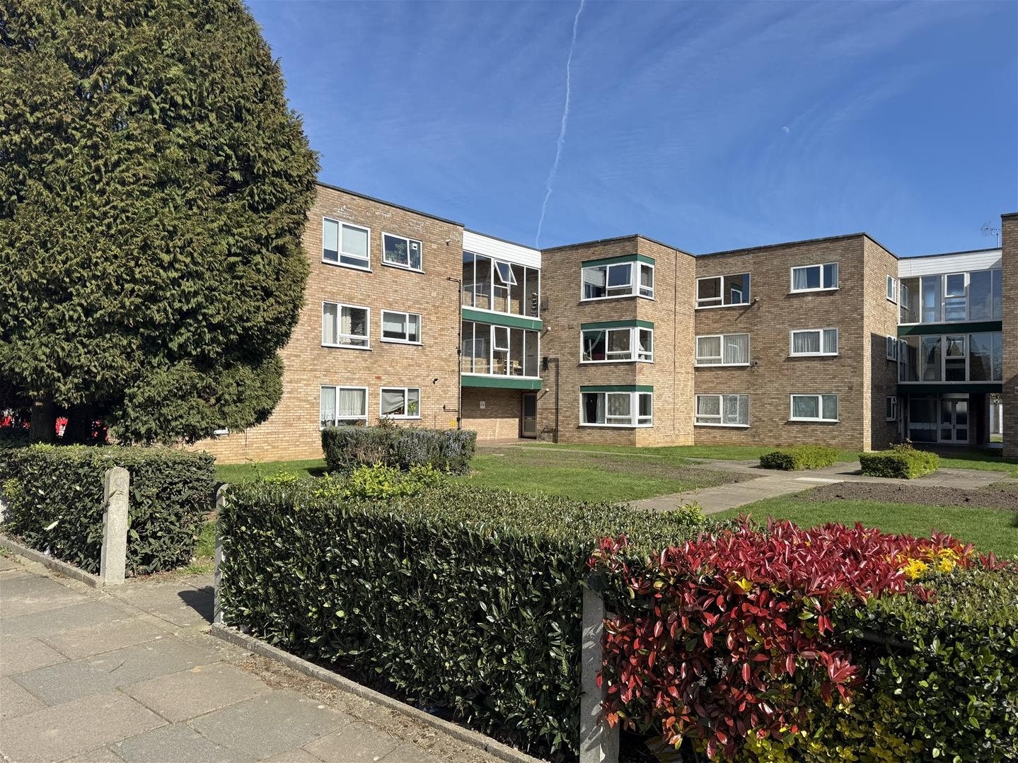 Flat Sudbury Avenue in Greater London