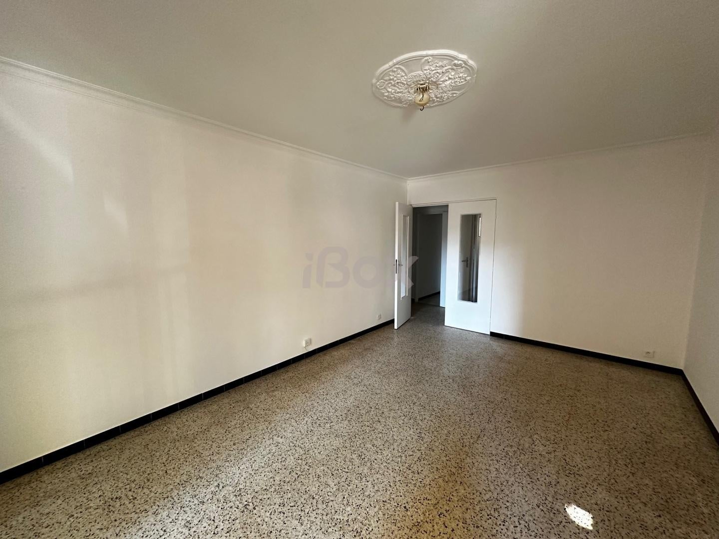 Flat Boulevard Robespierre in Toulon