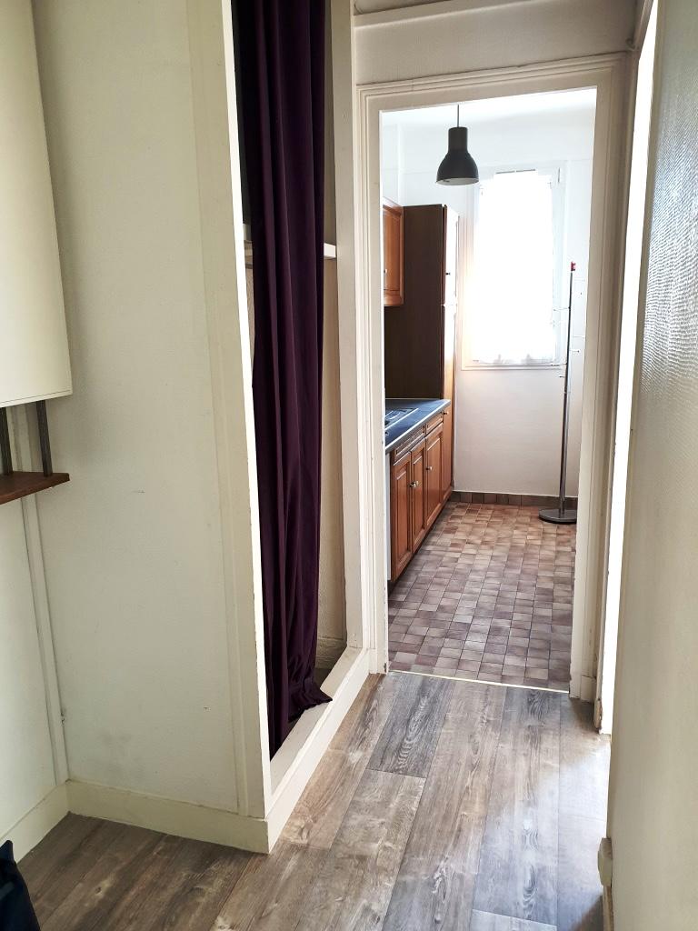 Flat Rue de Lourmel in Paris