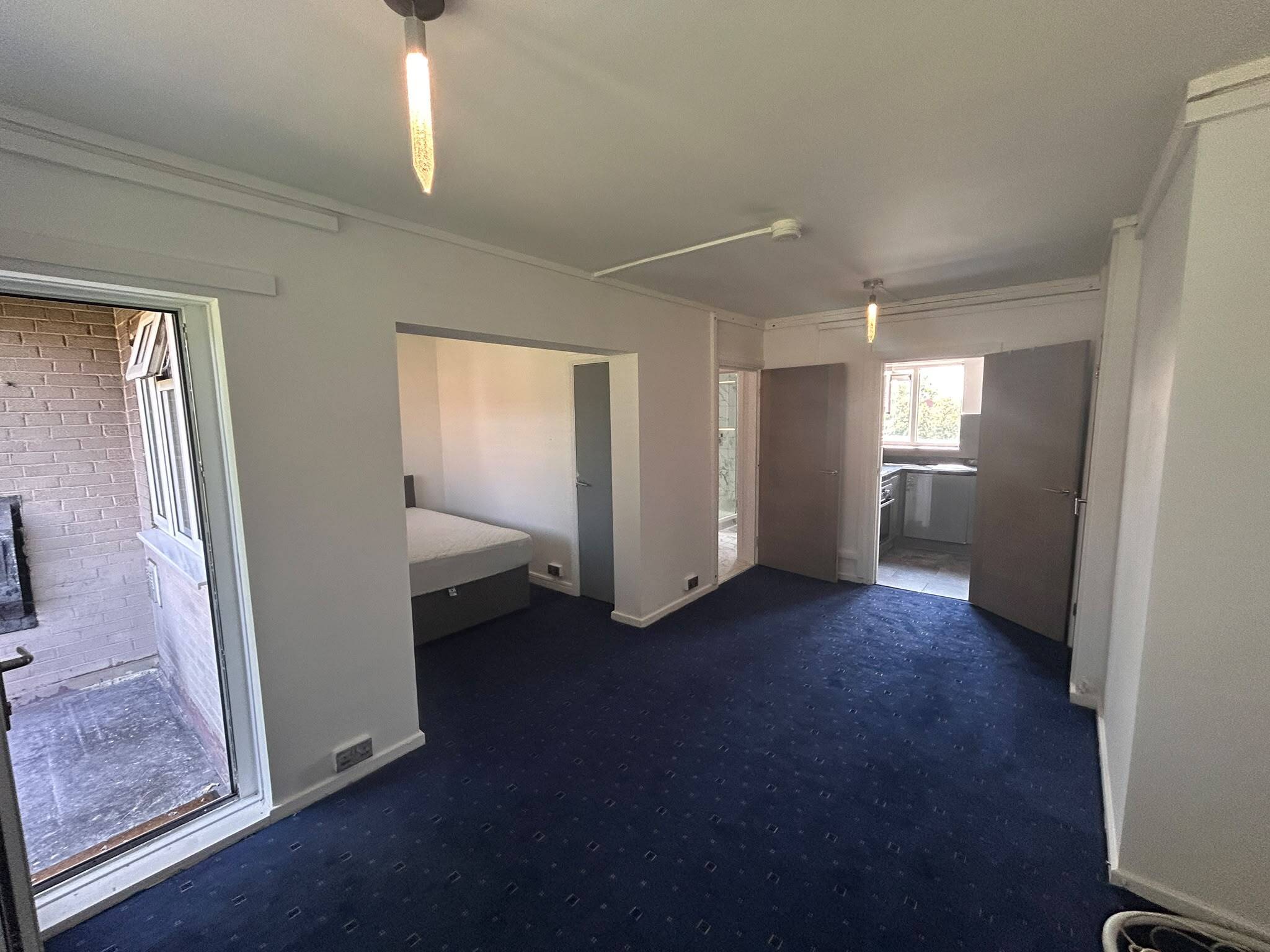 Flat Rycroft Grove in Birmingham