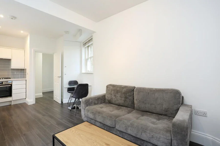 Flat Bryanston Street in London