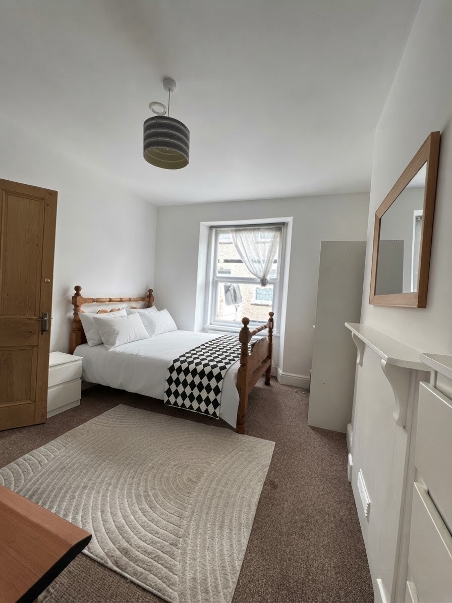 Room Providence Street in Plymouth
