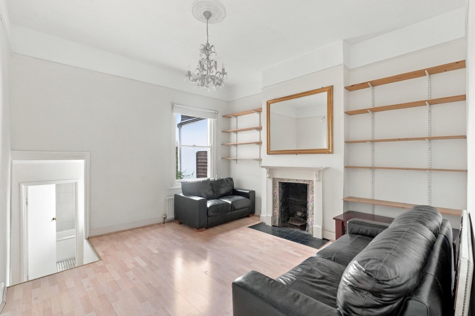 Flat Goodrich Road in Greater London