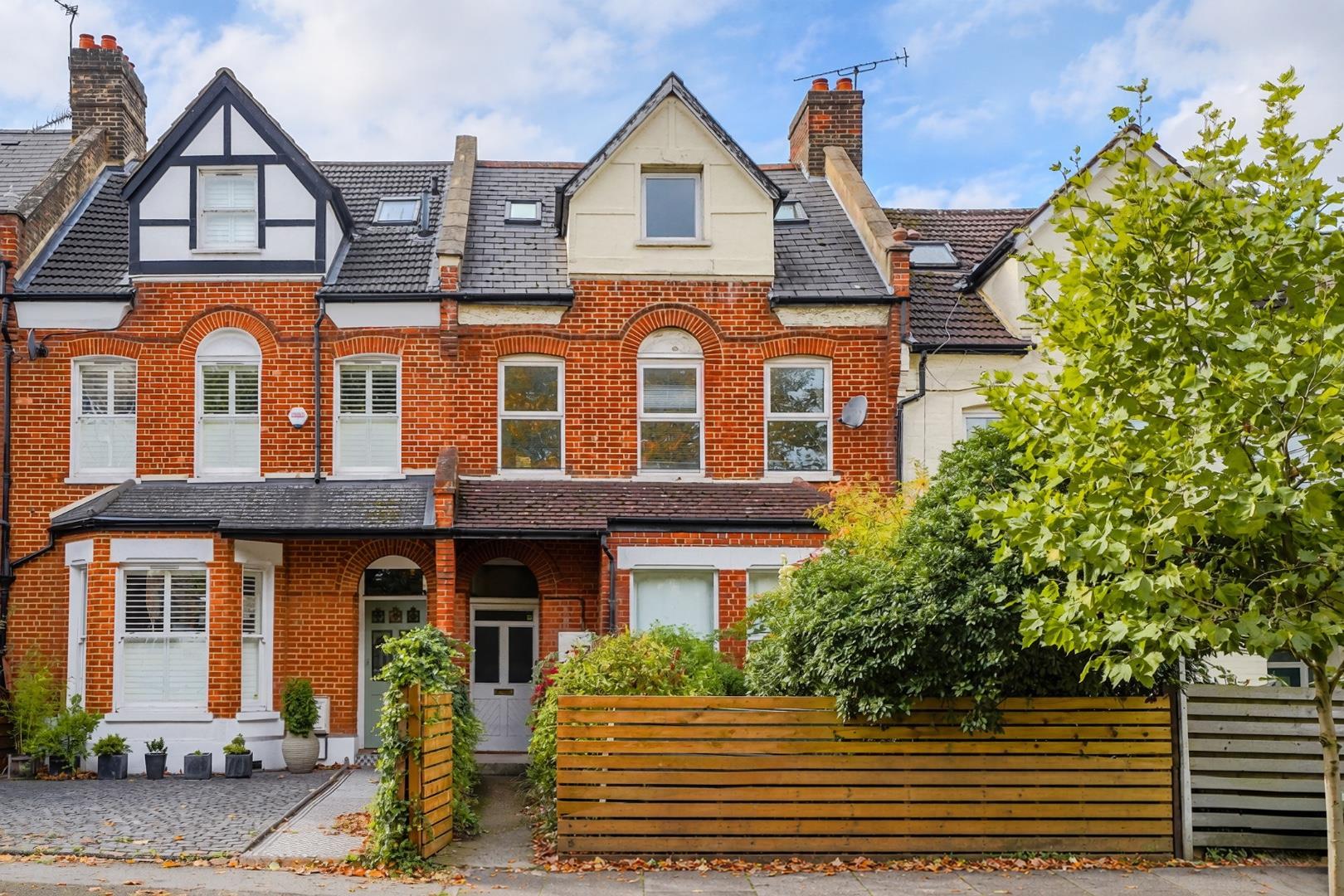 Flat Goodrich Road in Greater London