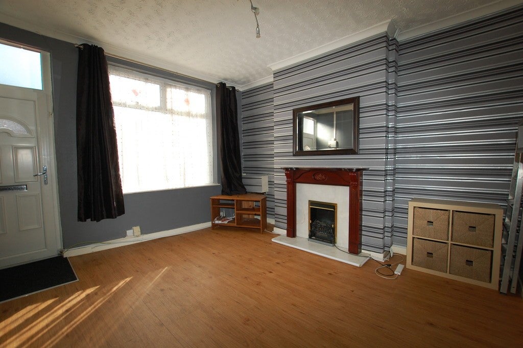 House Back Ivanhoe Street in Farnworth