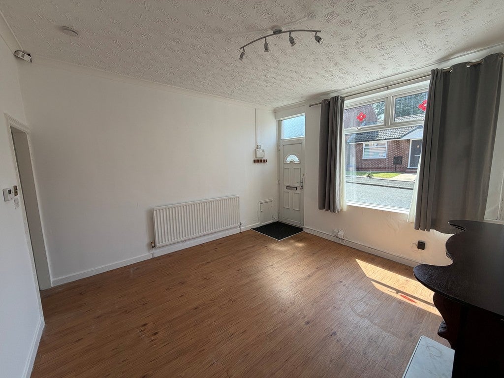 House Back Ivanhoe Street in Farnworth