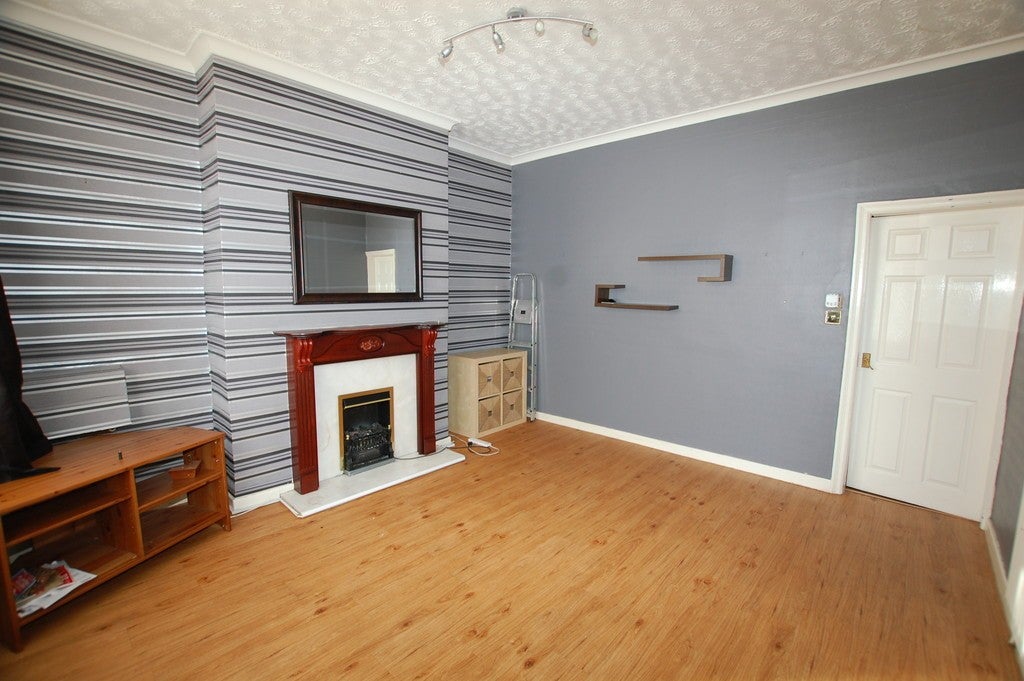 House Back Ivanhoe Street in Farnworth