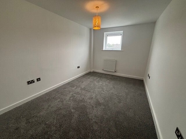 Flat Sandhills Avenue in Leicester