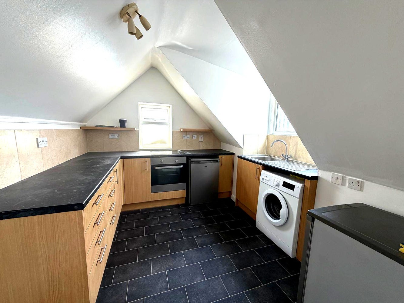 Flat Cobden Road in Greater London