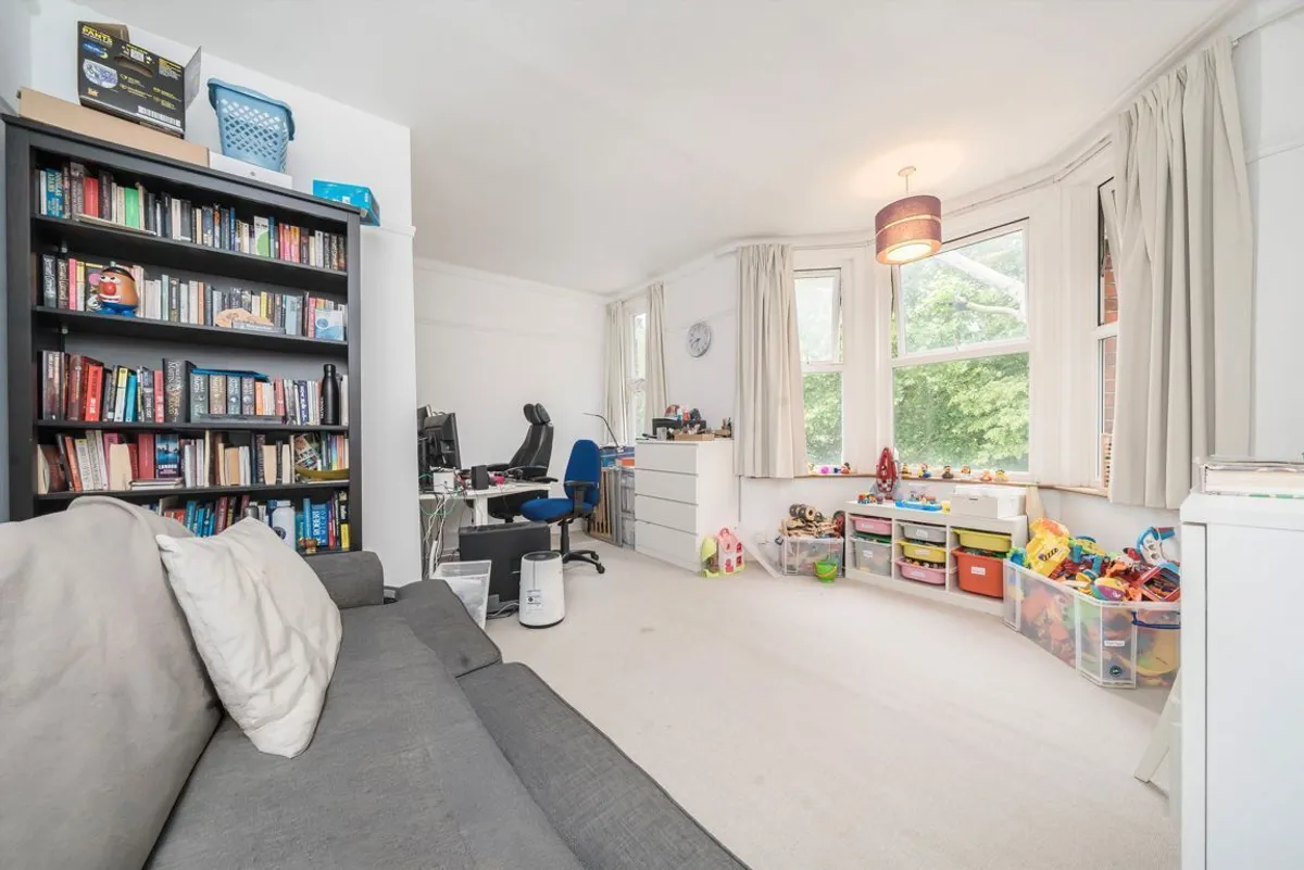 House Drayton Green in Greater London
