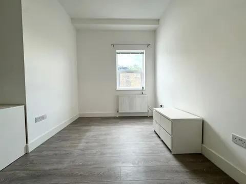 Room Peckham High Street in Greater London