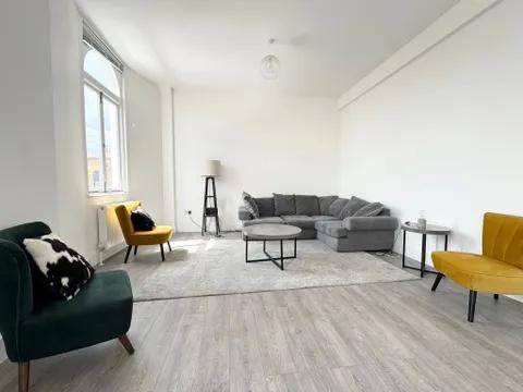 Room Peckham High Street in Greater London