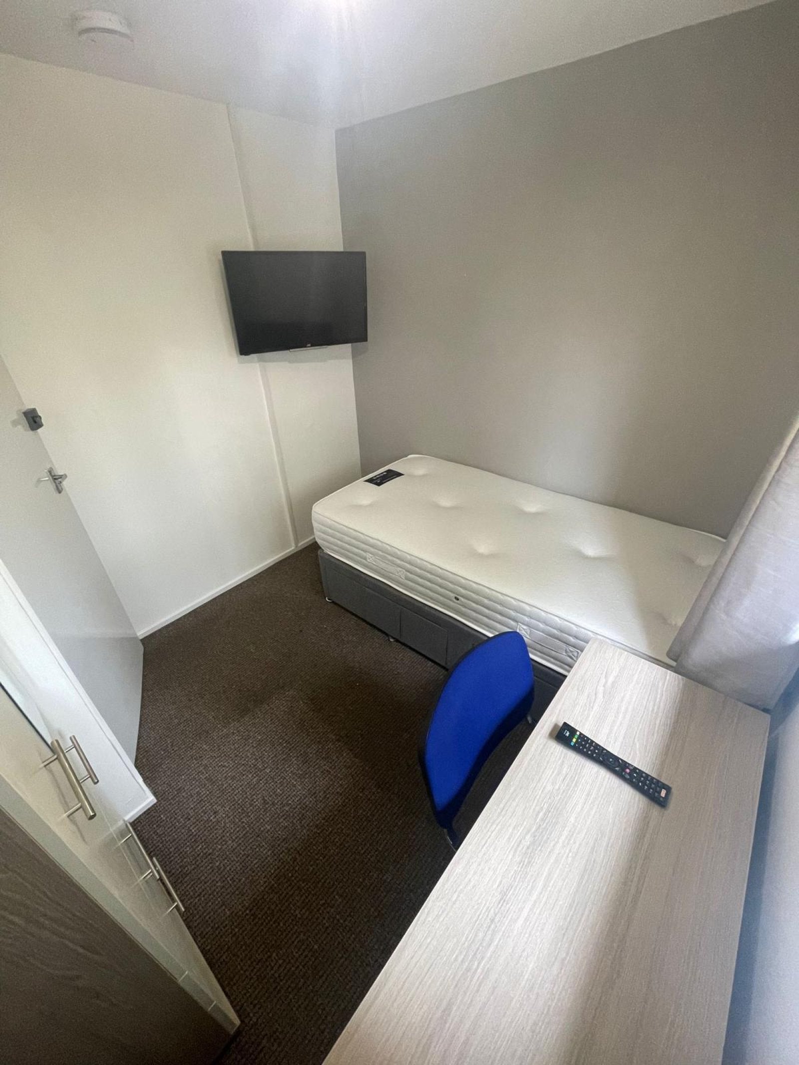 Room Buxton Avenue in Newcastle-under-Lyme
