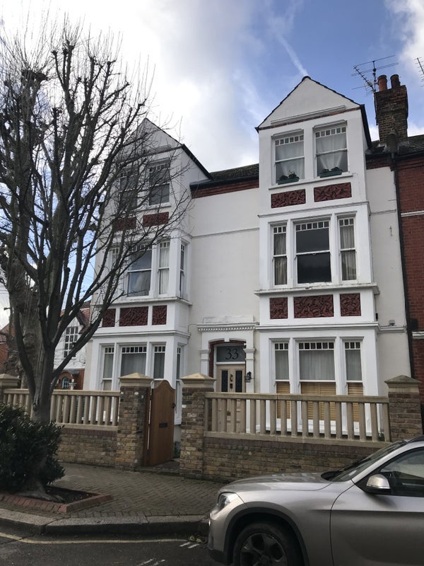 Flat Carmalt Gardens in Greater London