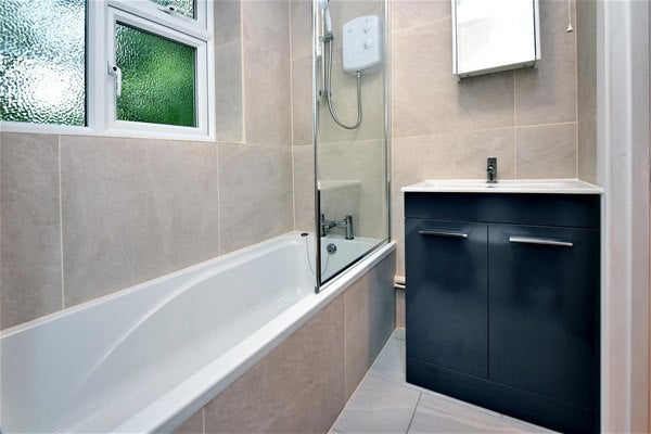 Flat Lovelace Gardens in Greater London