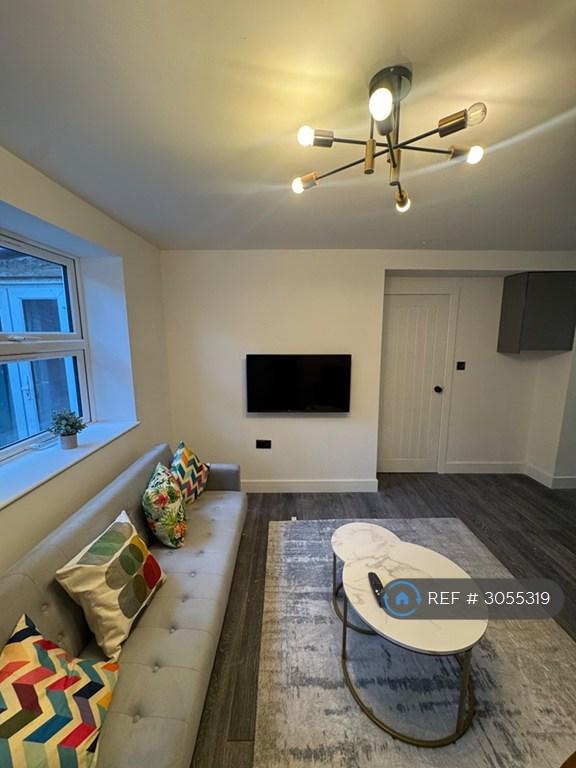 Flat Sydenham Road in Greater London