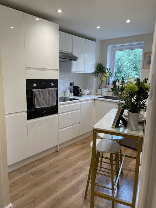 Room Shirley Road in Greater London