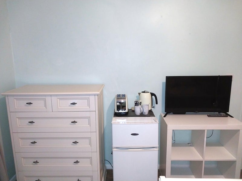 Room Kingston Bypass in Greater London