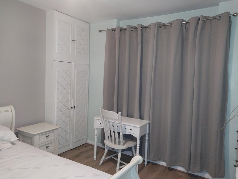 Room Kingston Bypass in Greater London
